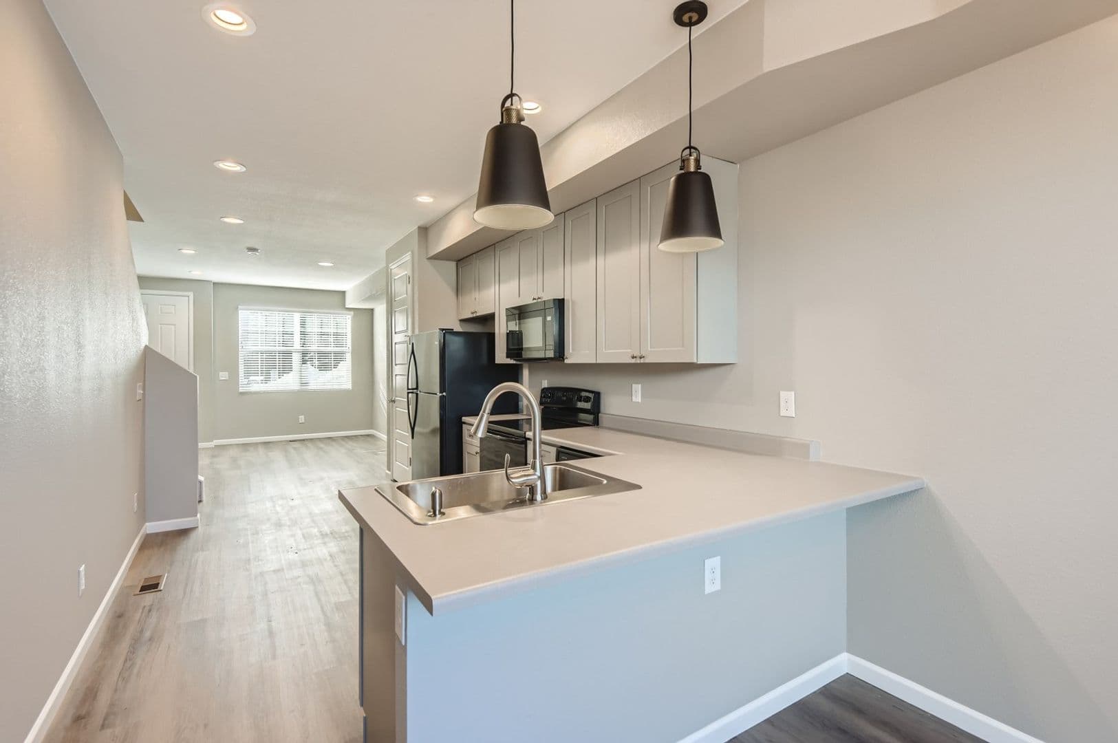 Stunning Townhome near Edgewater 22 of 32