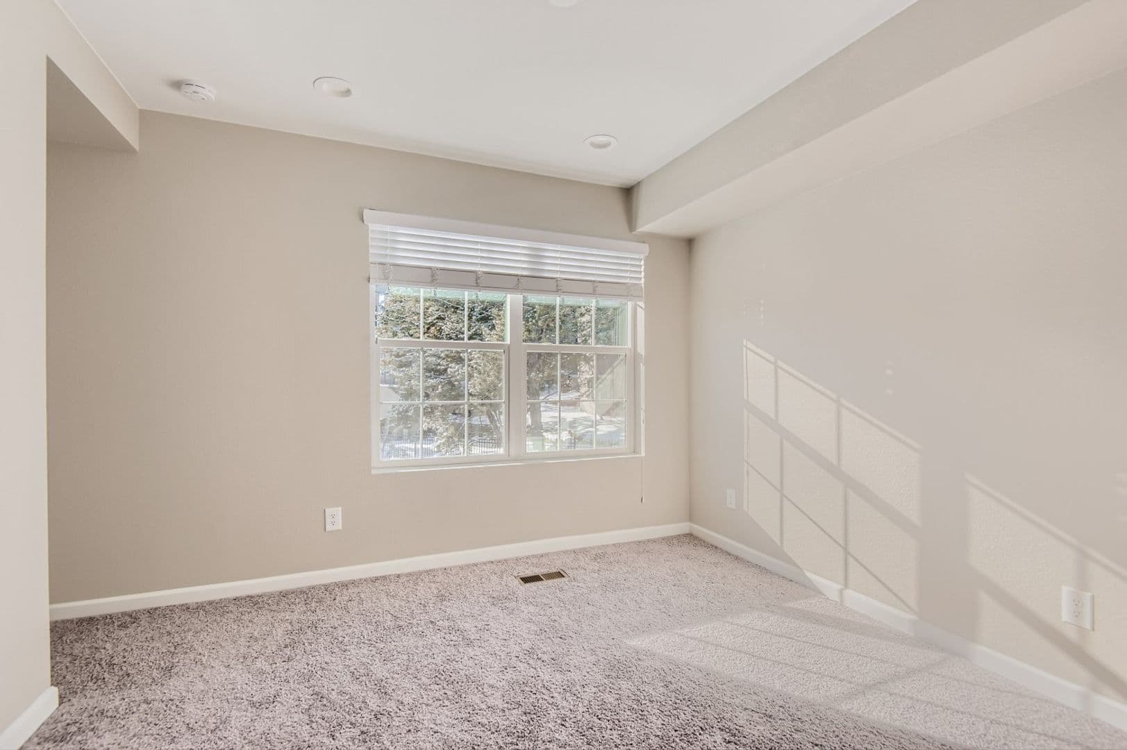 Stunning Townhome near Edgewater 27 of 32