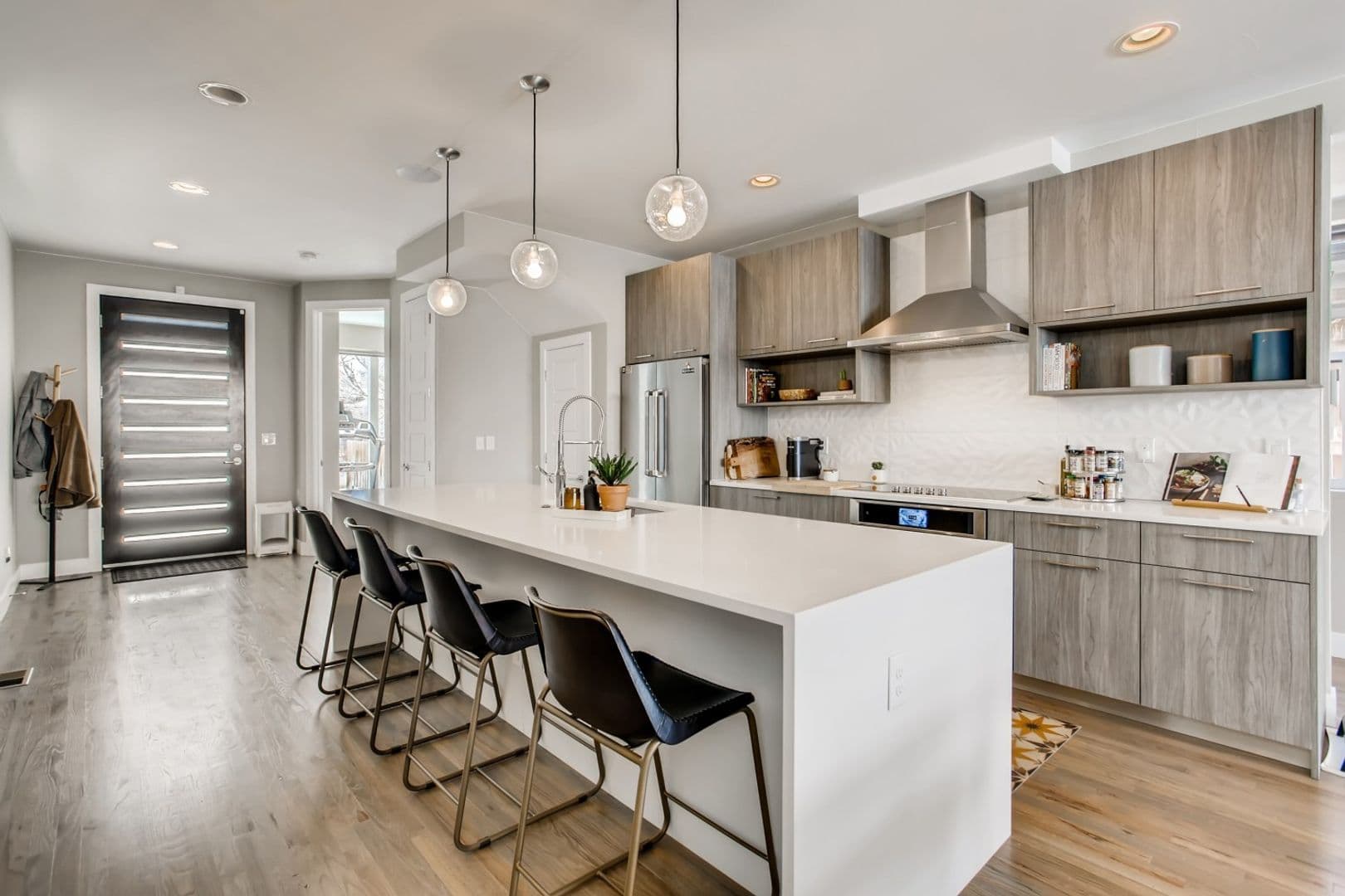 3319-3321 W Moncrieff Pl 3 of 27