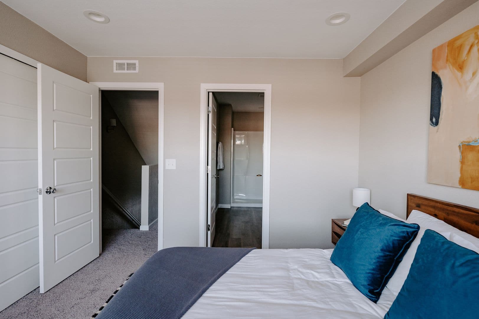 Stunning Townhome near Edgewater 15 of 32