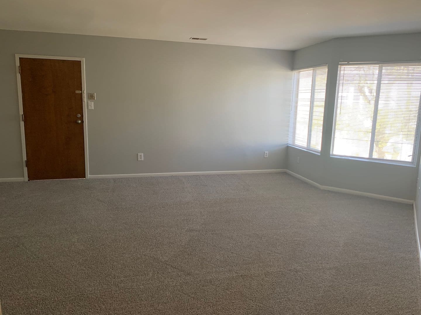 Garden Pointe Apartments 1 of 9
