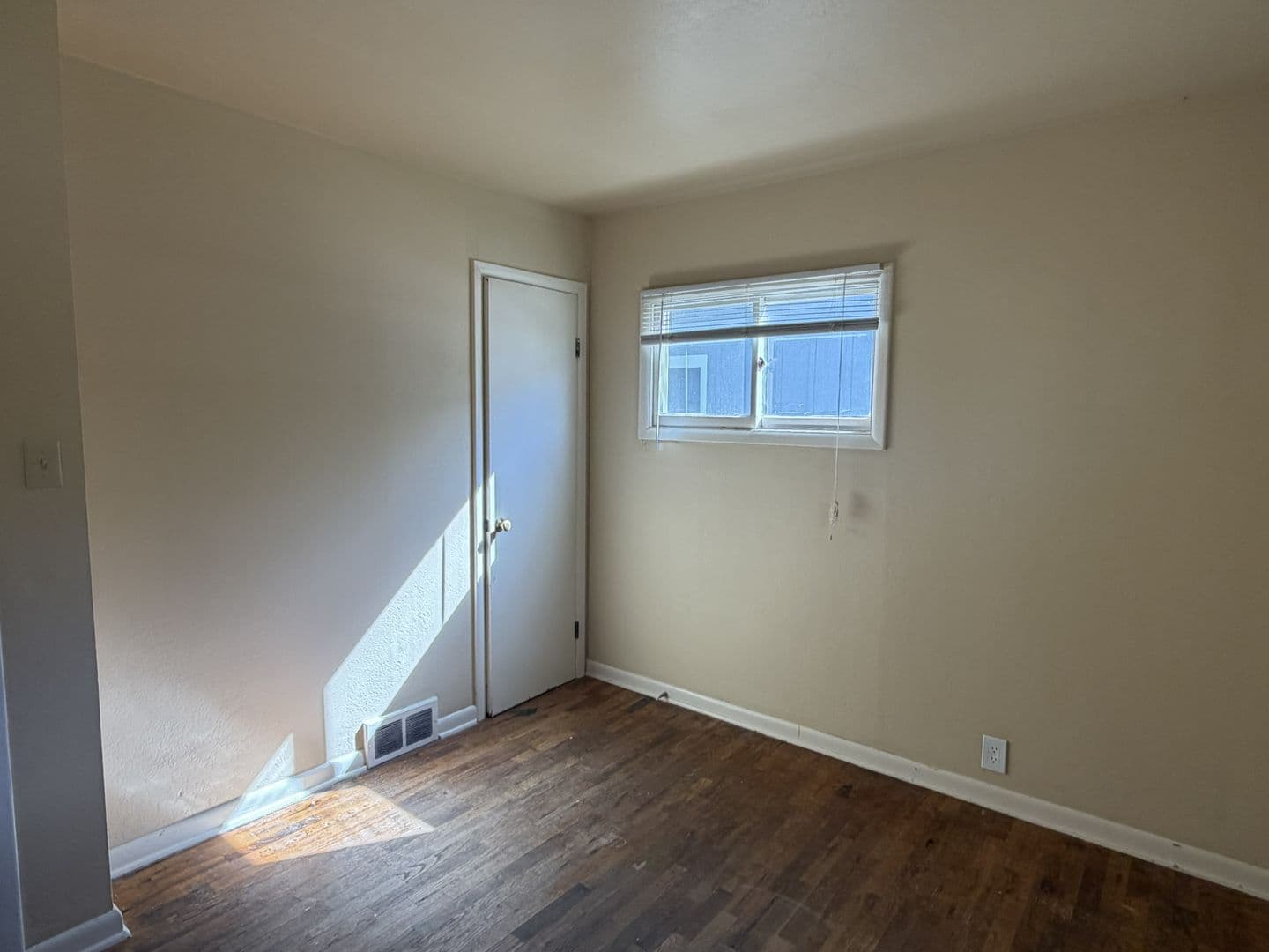 1101 Broadview PL 9 of 14