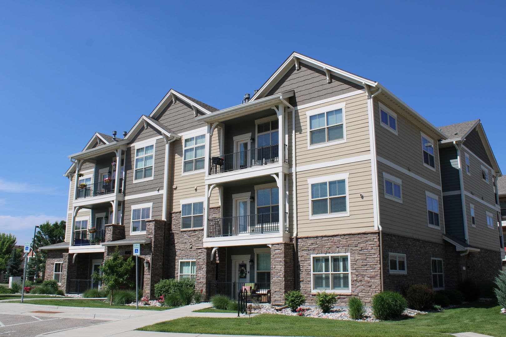 4642 Hahns Peak Drive 202 1 of 15