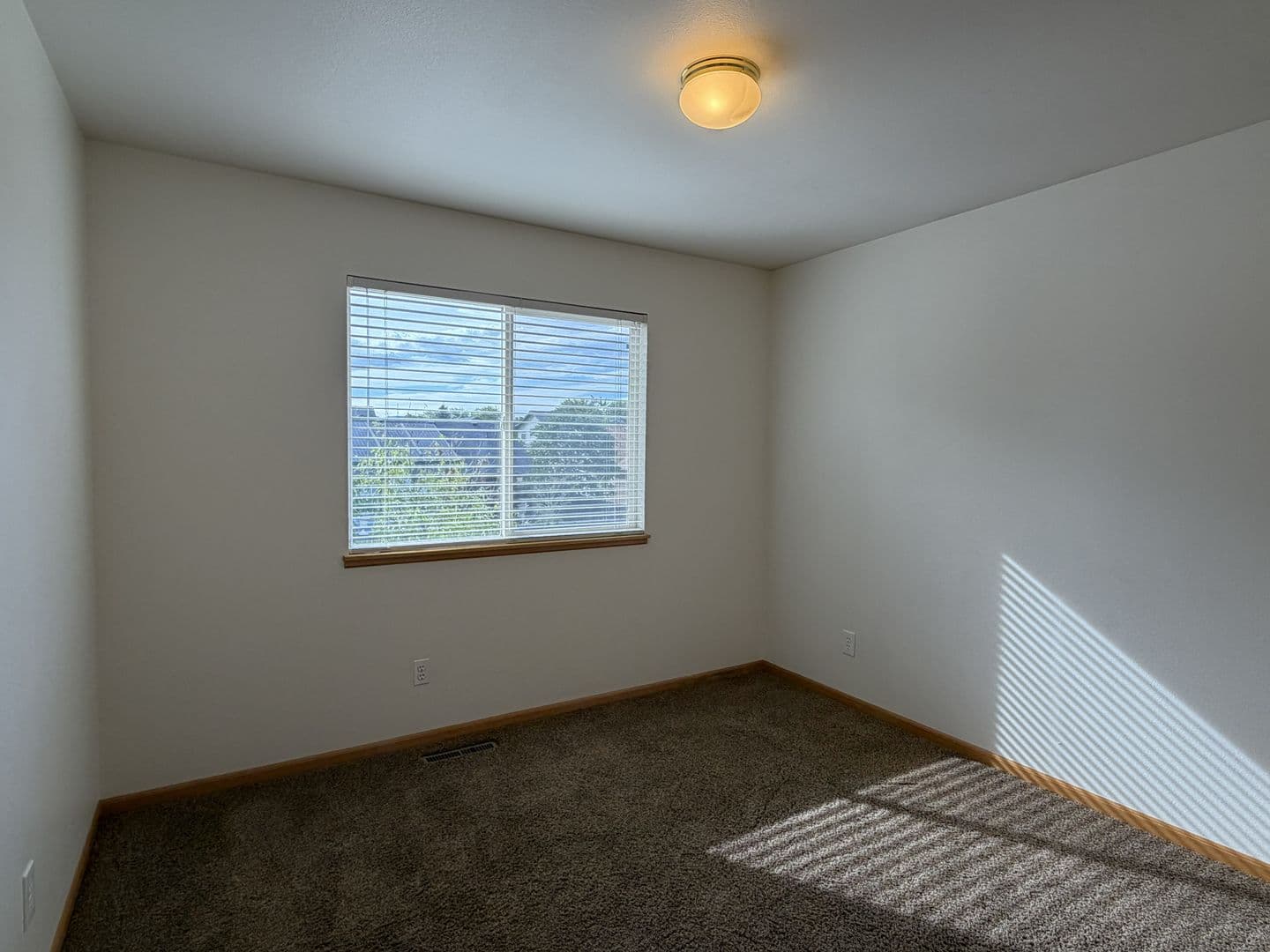 625 Brewer Drive 9 of 16