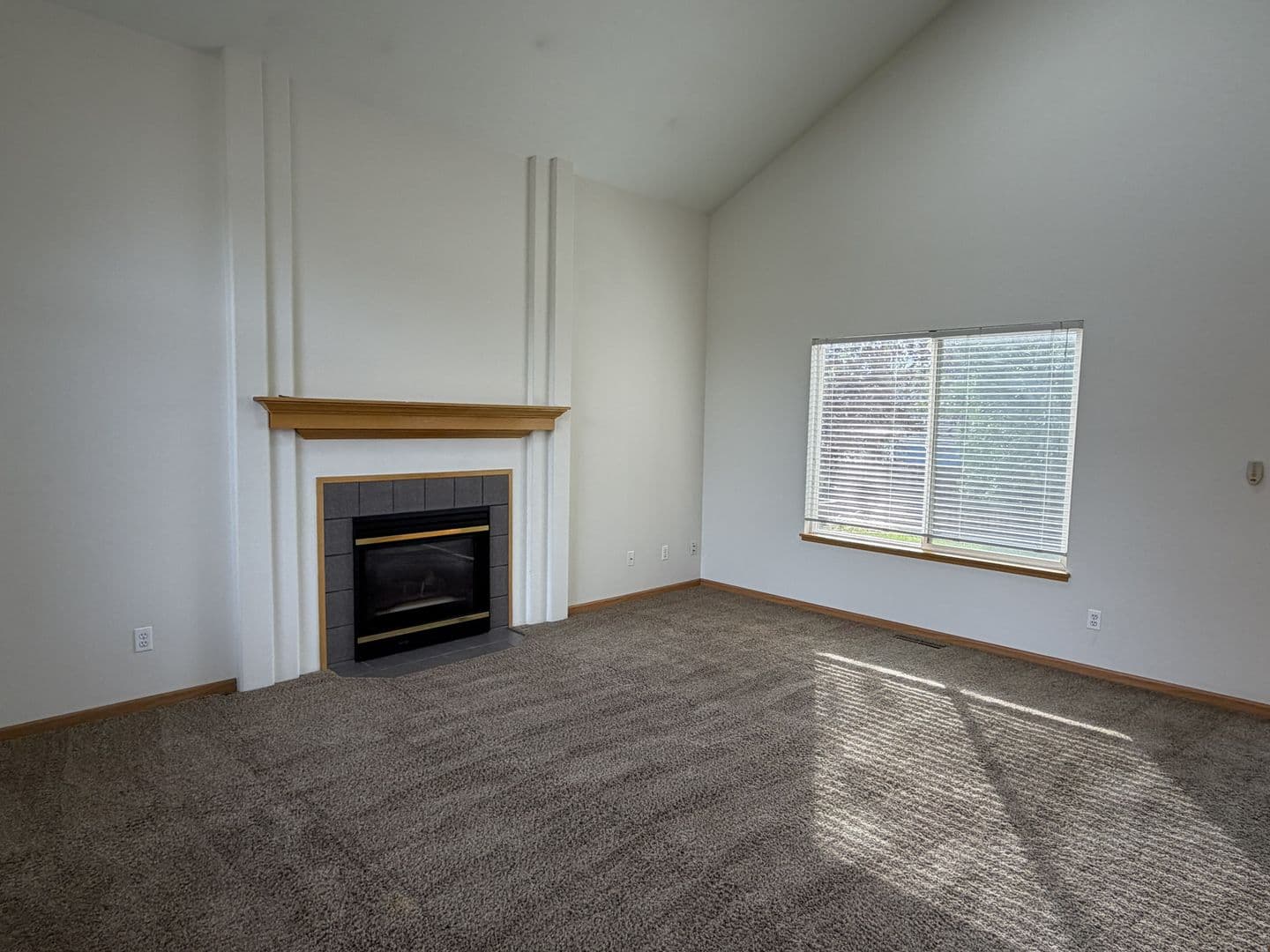 625 Brewer Drive 2 of 16