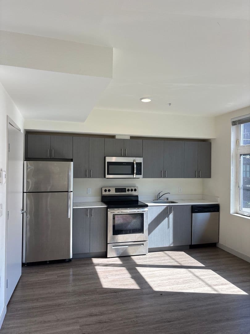 4801 Fauntleroy 2 of 14