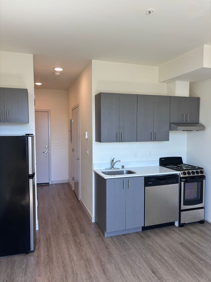 4801 Fauntleroy 1 of 12