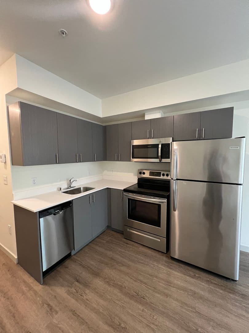 4801 Fauntleroy 1 of 8