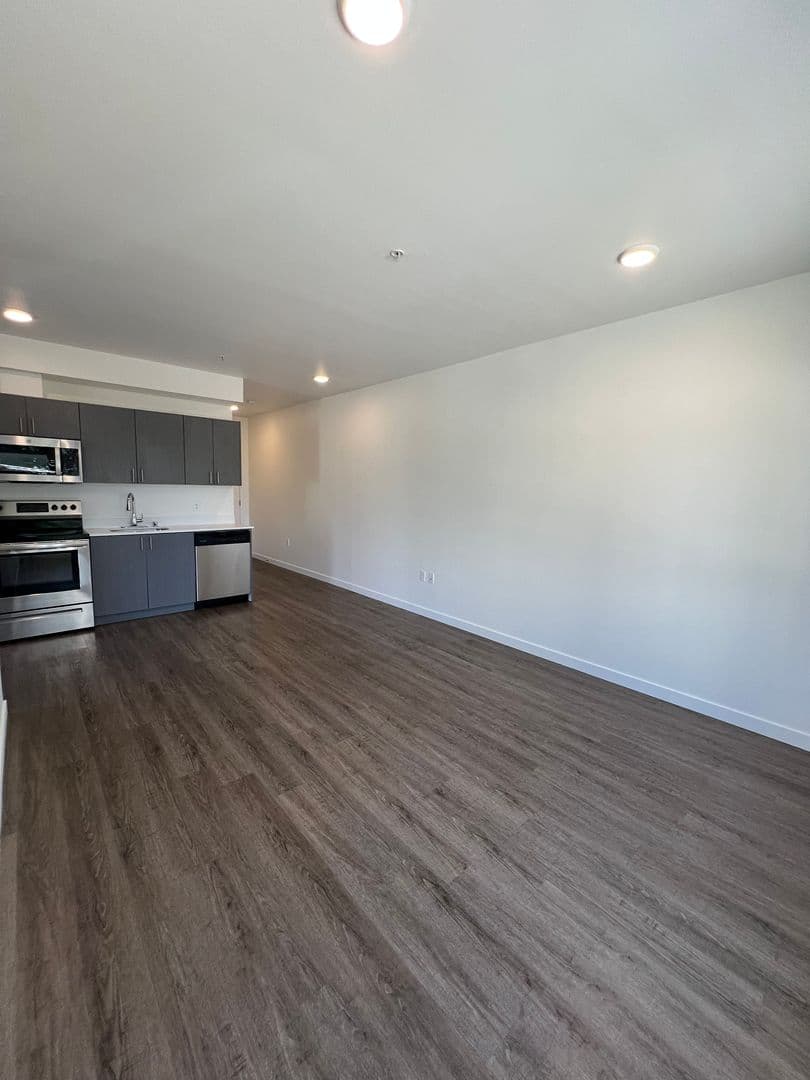 4801 Fauntleroy 5 of 17