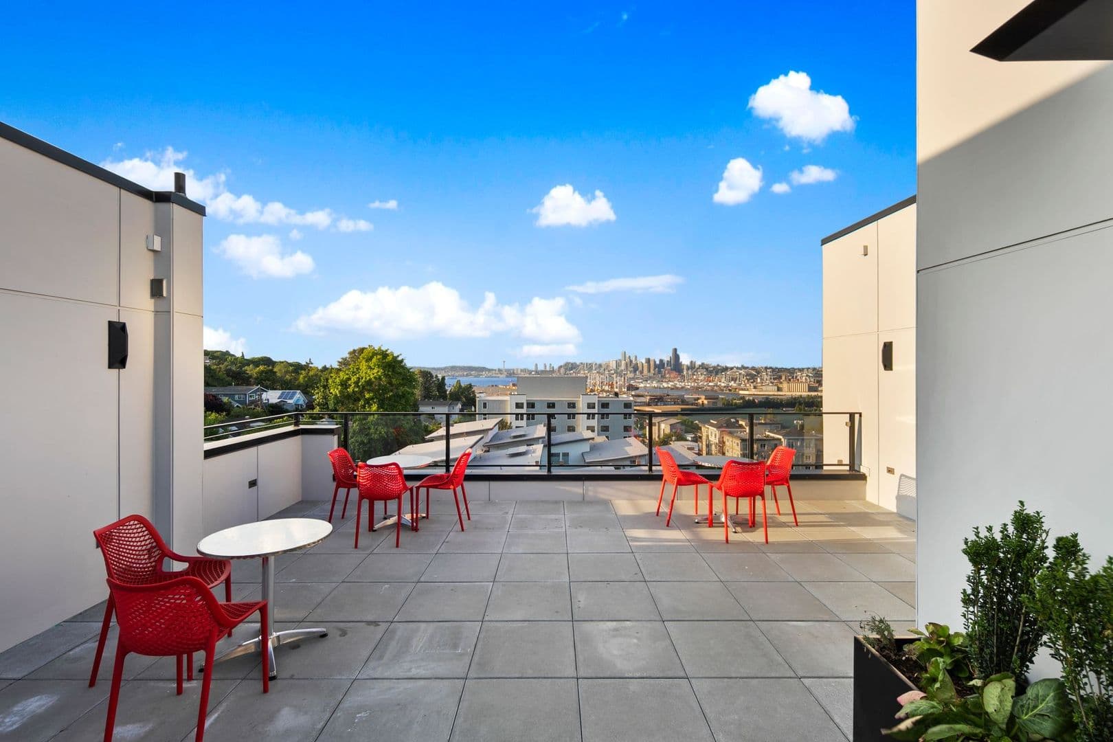 Avala Apartments 13 of 18
