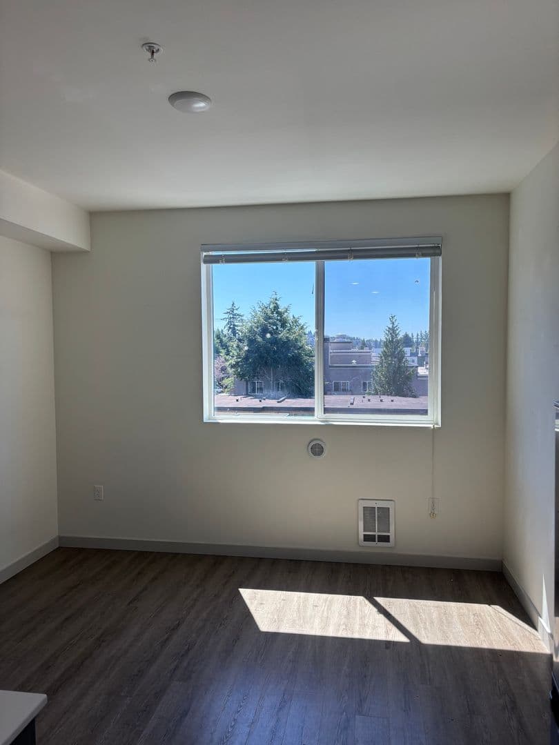 4801 Fauntleroy 5 of 12