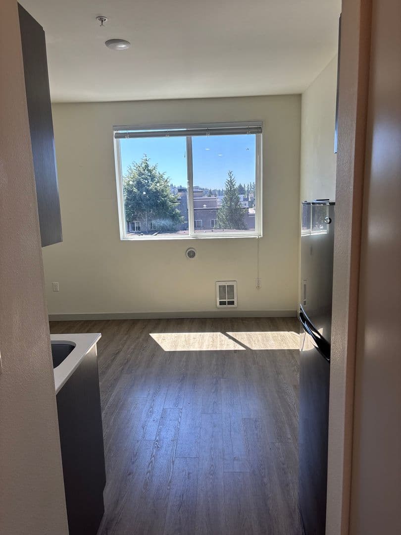 4801 Fauntleroy 4 of 12