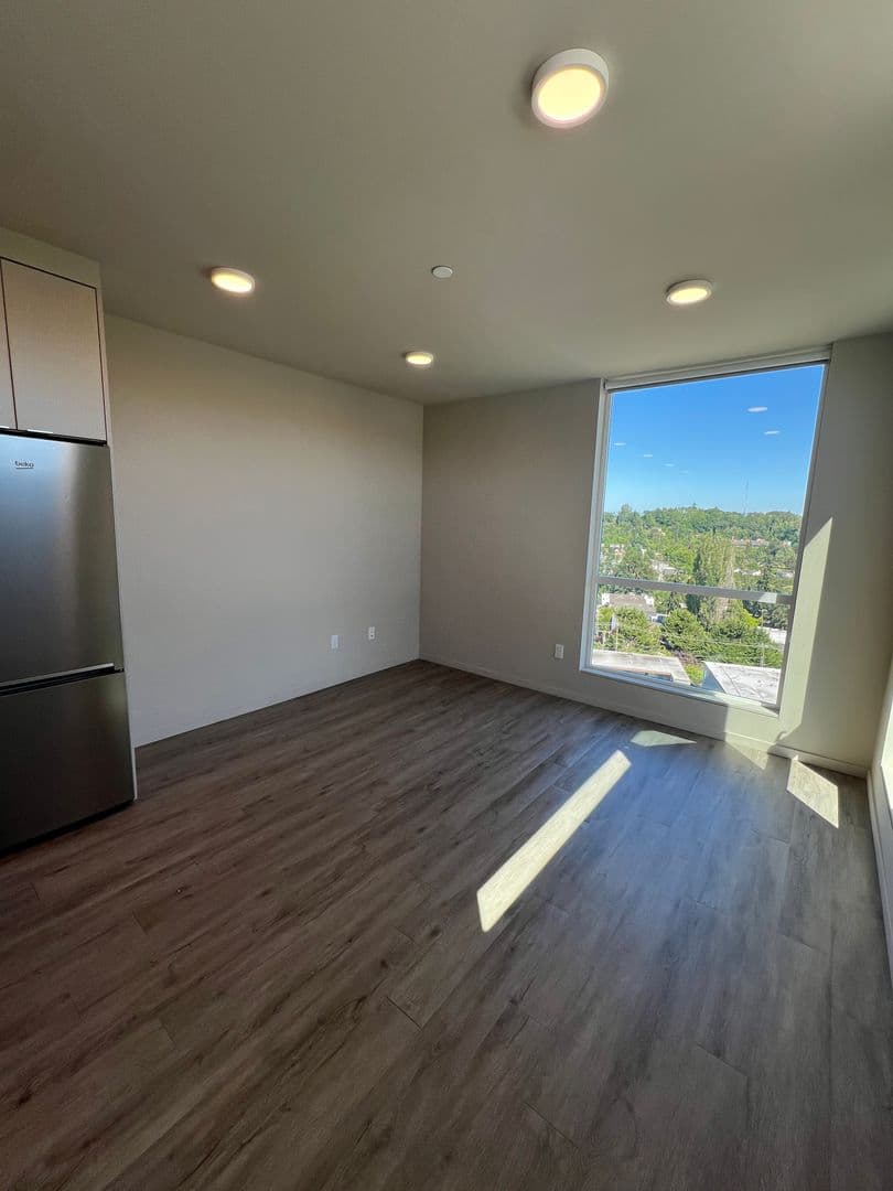 Avala Apartments 10 of 12