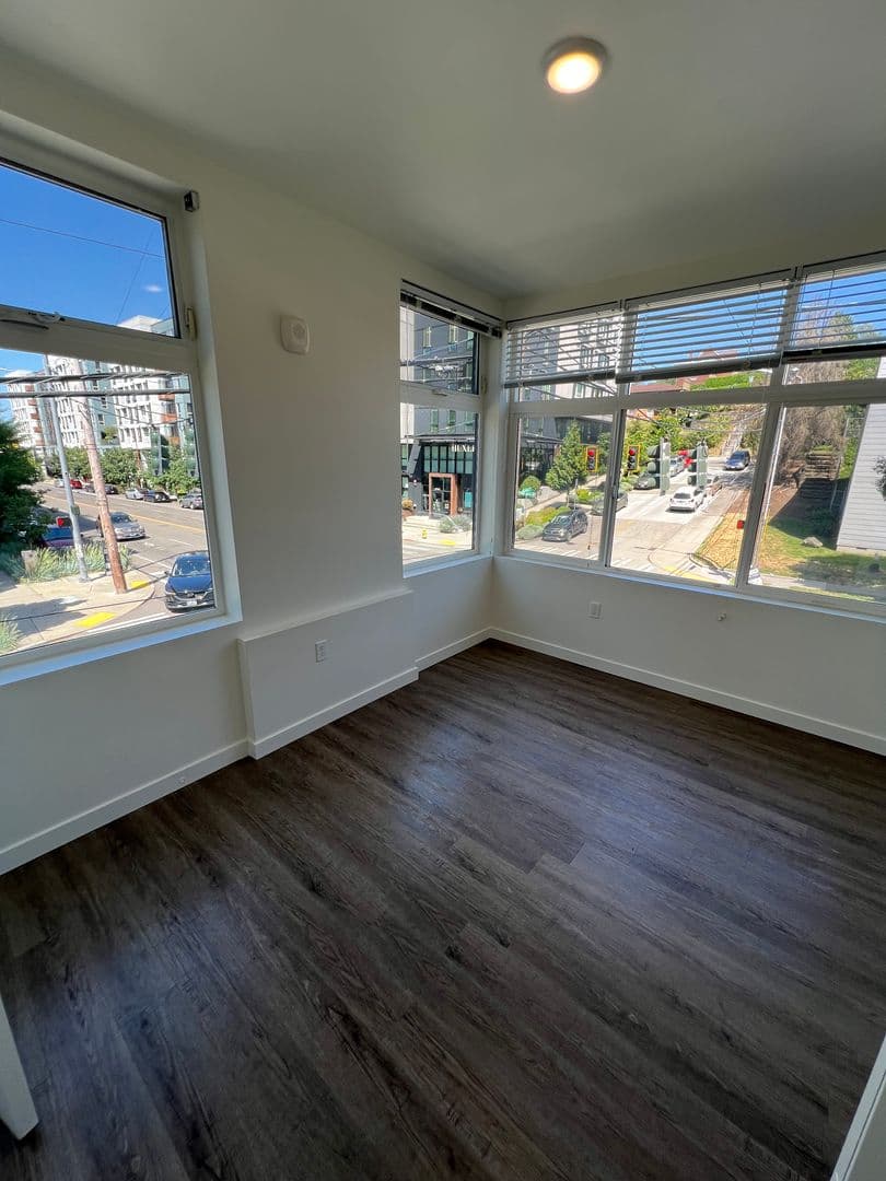 4801 Fauntleroy 13 of 17