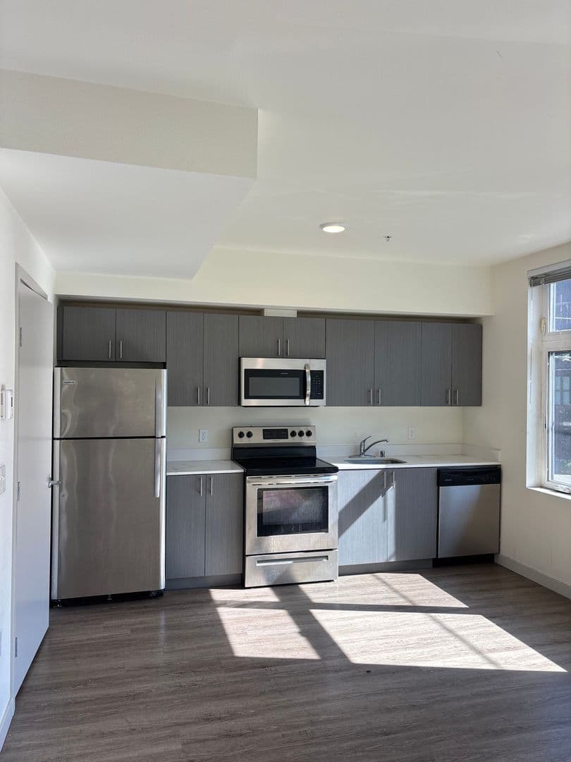4801 Fauntleroy 1 of 11
