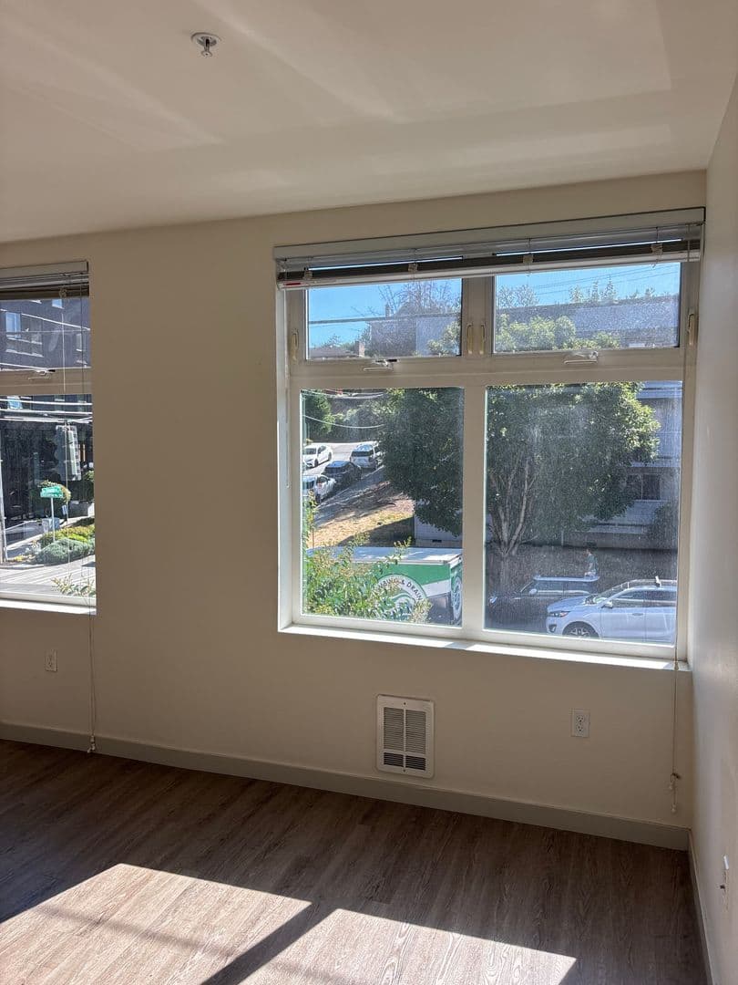 4801 Fauntleroy 5 of 11