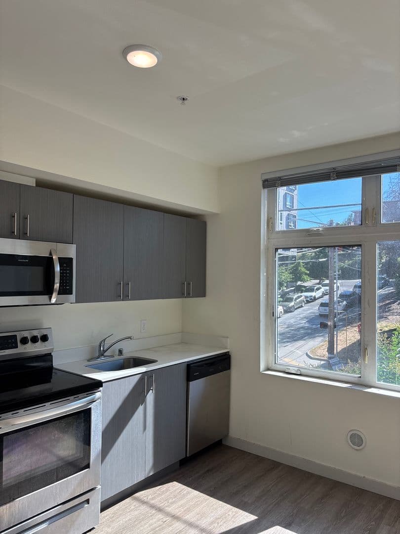 4801 Fauntleroy 2 of 14