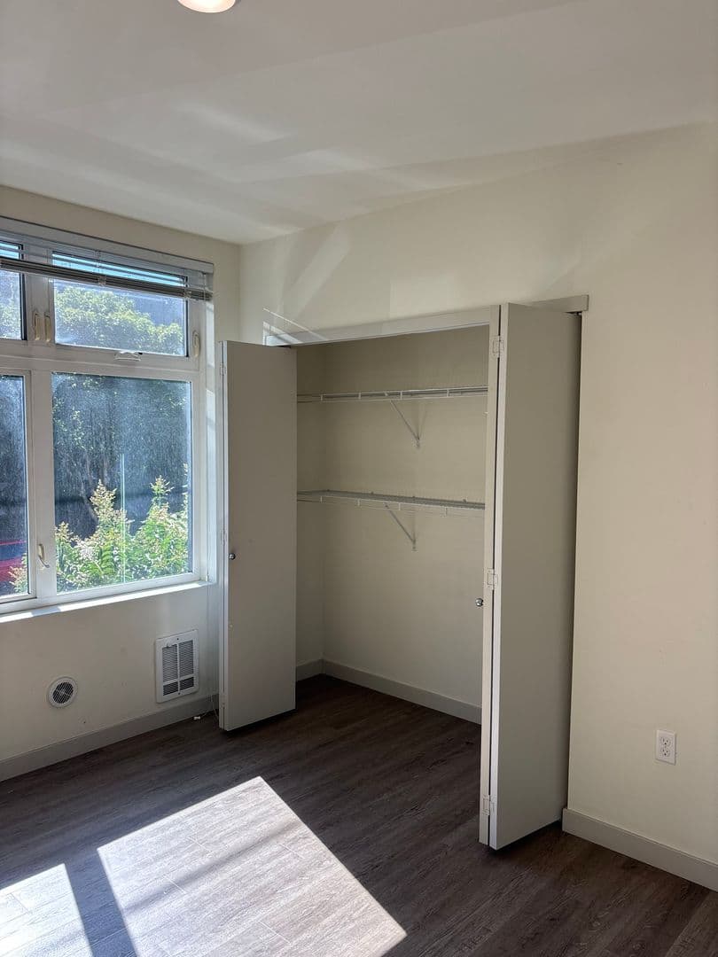 4801 Fauntleroy 16 of 28
