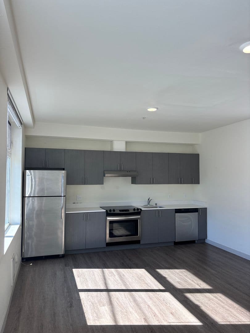 4801 Fauntleroy 3 of 28