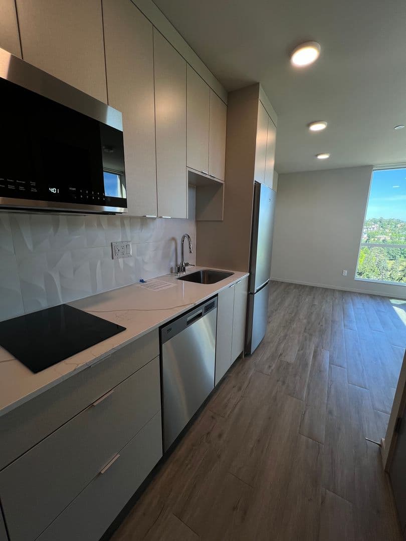 Avala Apartments 7 of 12