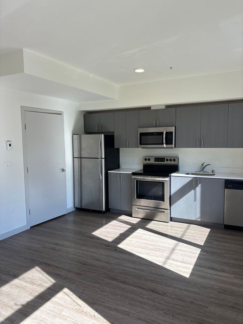 4801 Fauntleroy 3 of 14