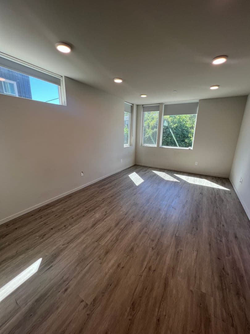 Avala Apartments 9 of 16