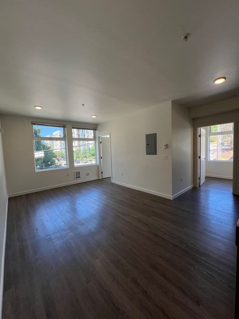 4801 Fauntleroy 1 of 17