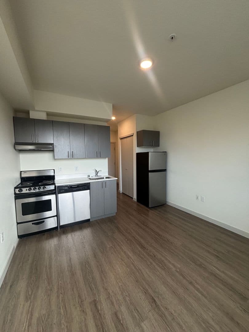 4801 Fauntleroy 2 of 8