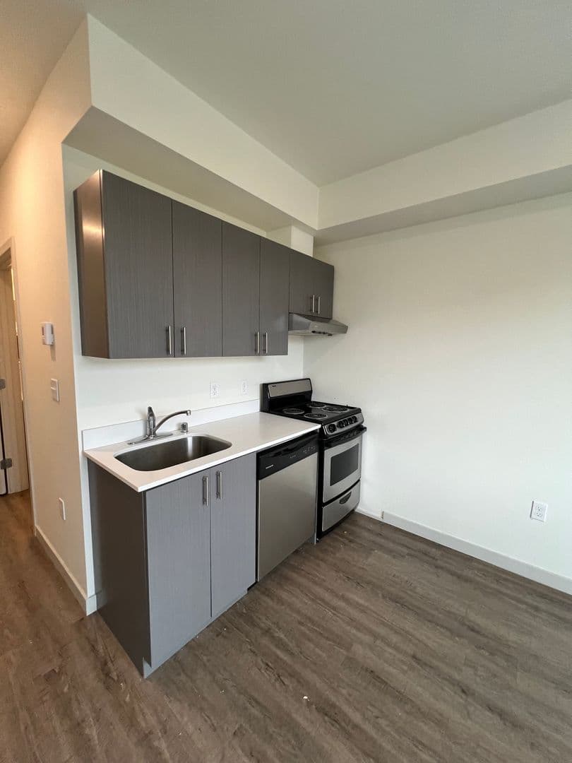 4801 Fauntleroy 2 of 11