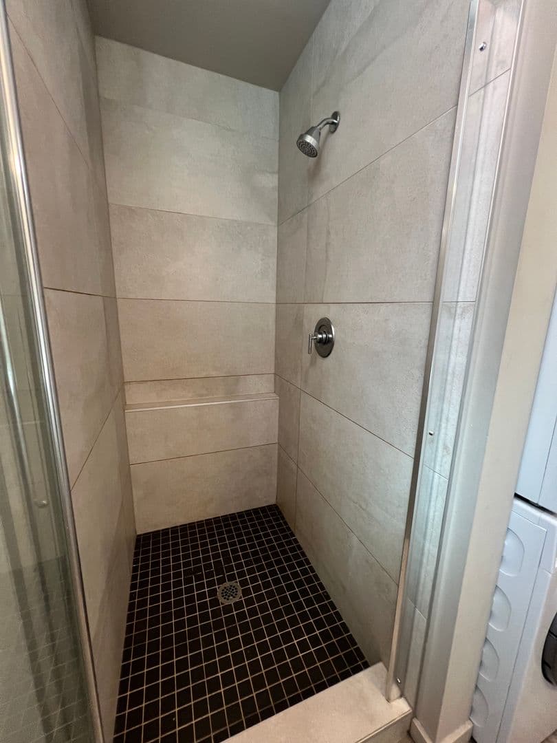 Avala Apartments 7 of 16