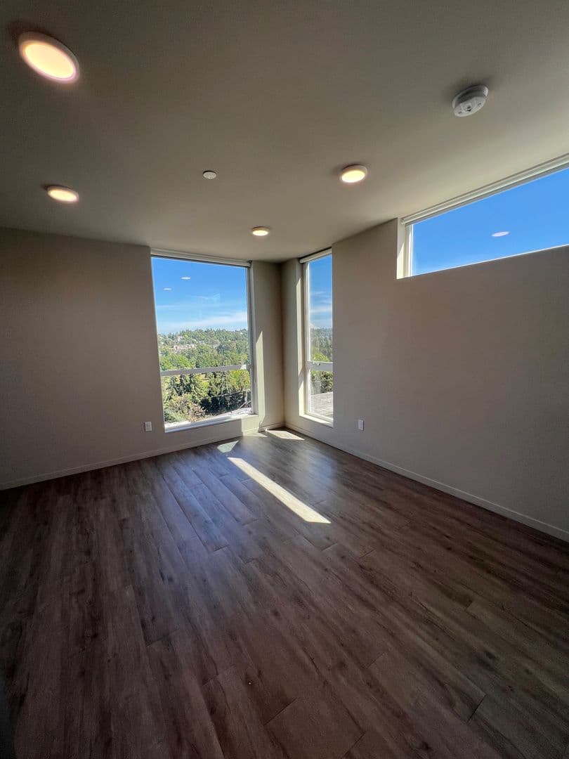 Avala Apartments 9 of 12