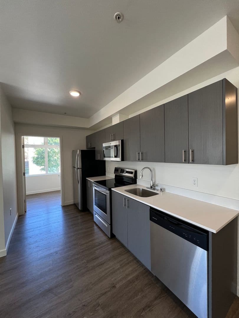 4801 Fauntleroy 3 of 17