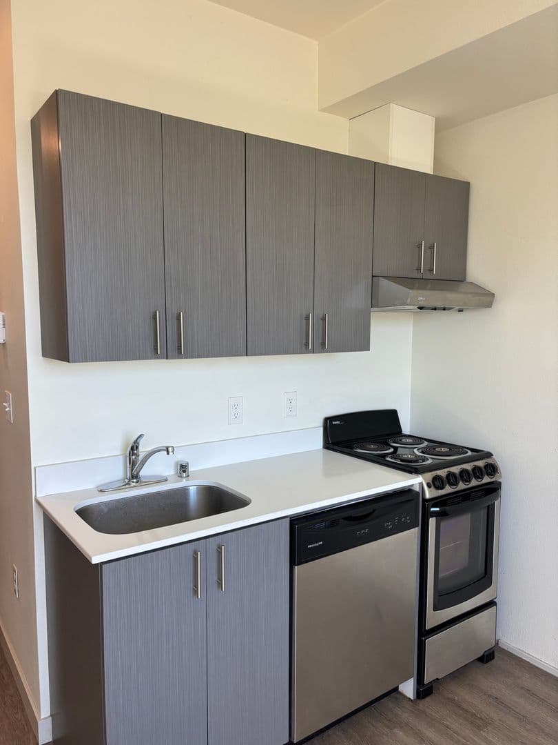 4801 Fauntleroy 2 of 12