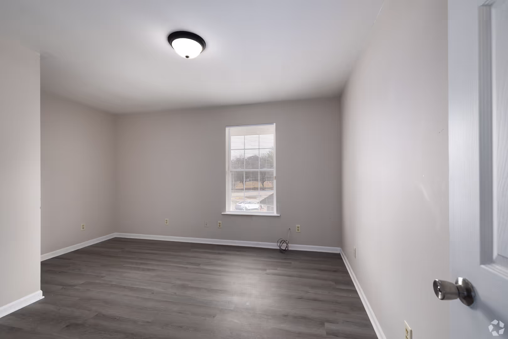 1000 E Grand Ave 11 of 13