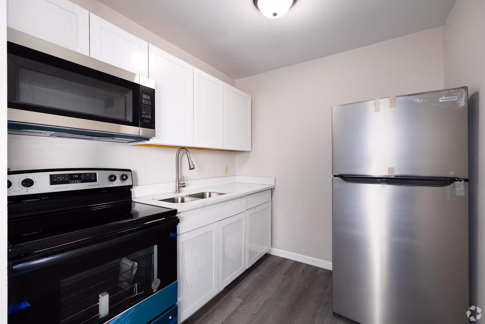 1000 E Grand Ave 2 of 13