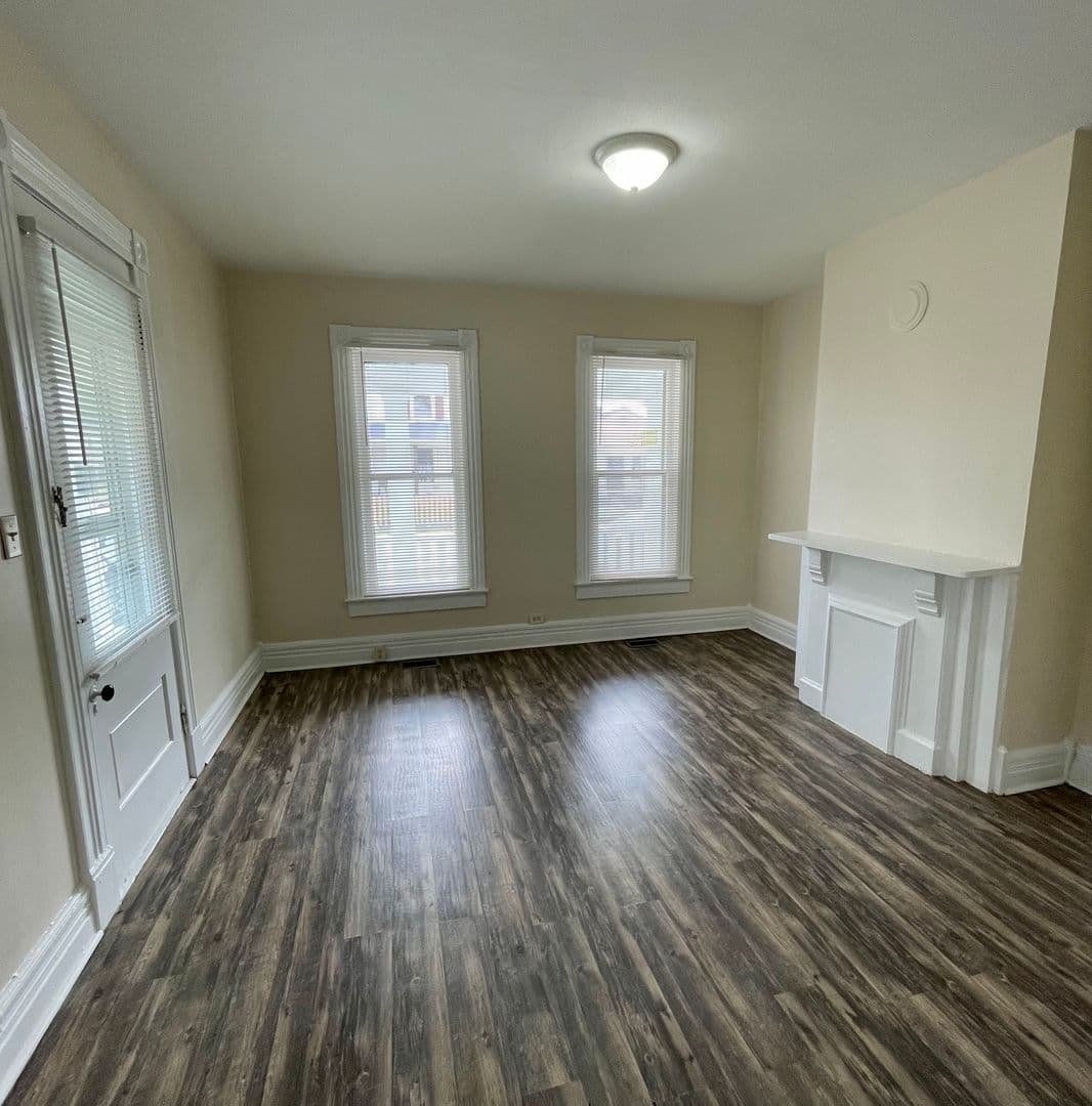 1100 Baltimore Street 2 of 12