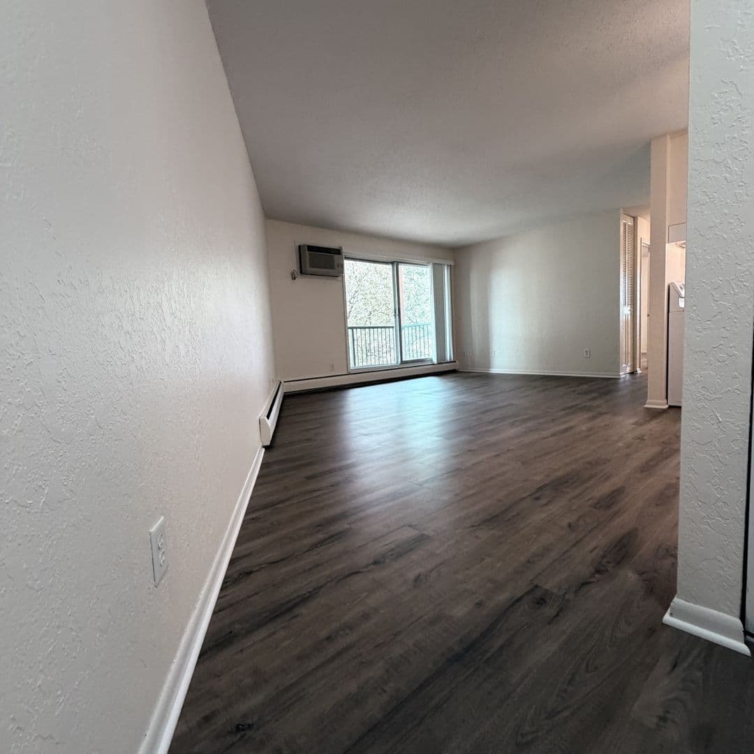Silver View Villa Apartments 2 of 9