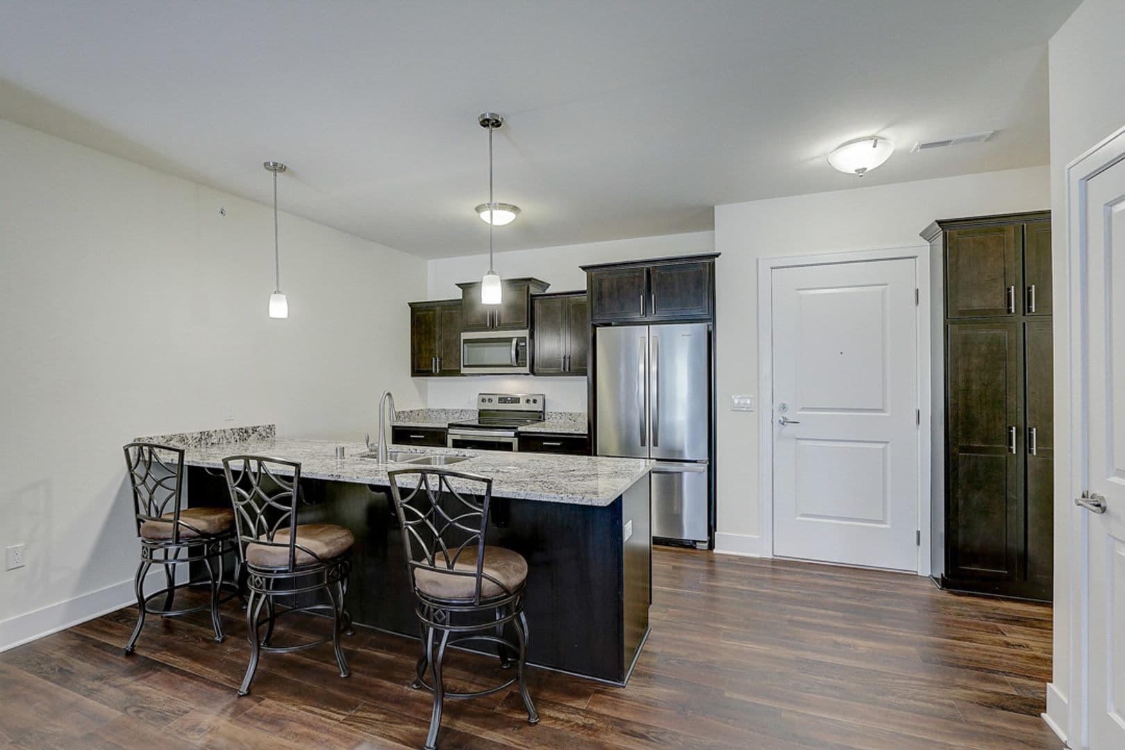 2 Bed/2.5 Bath Apartment 11 of 23