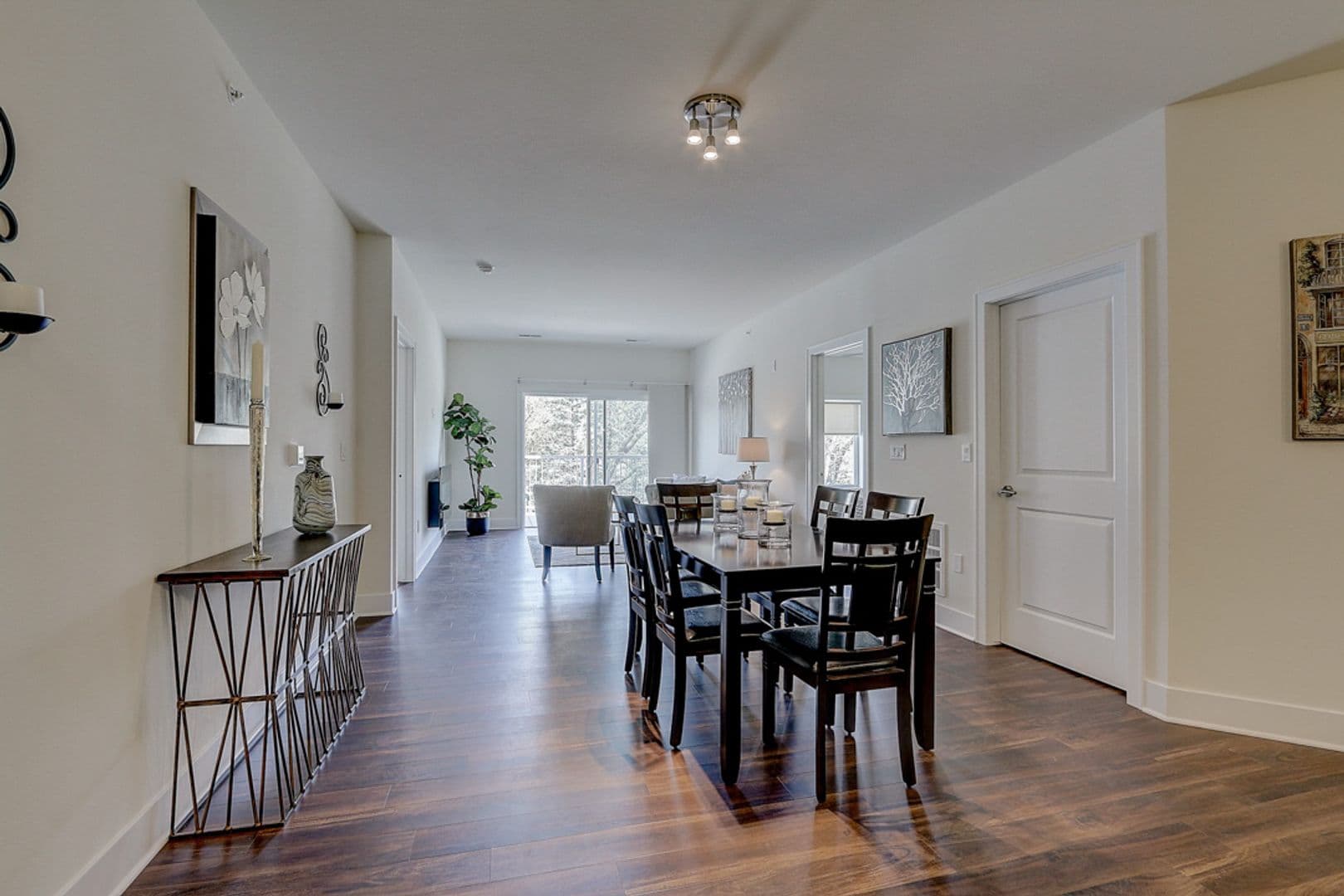 2 Bed/2.5 Bath Apartment 15 of 23