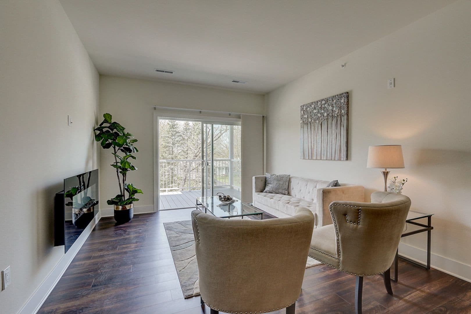 2 Bed/2.5 Bath Apartment 16 of 23