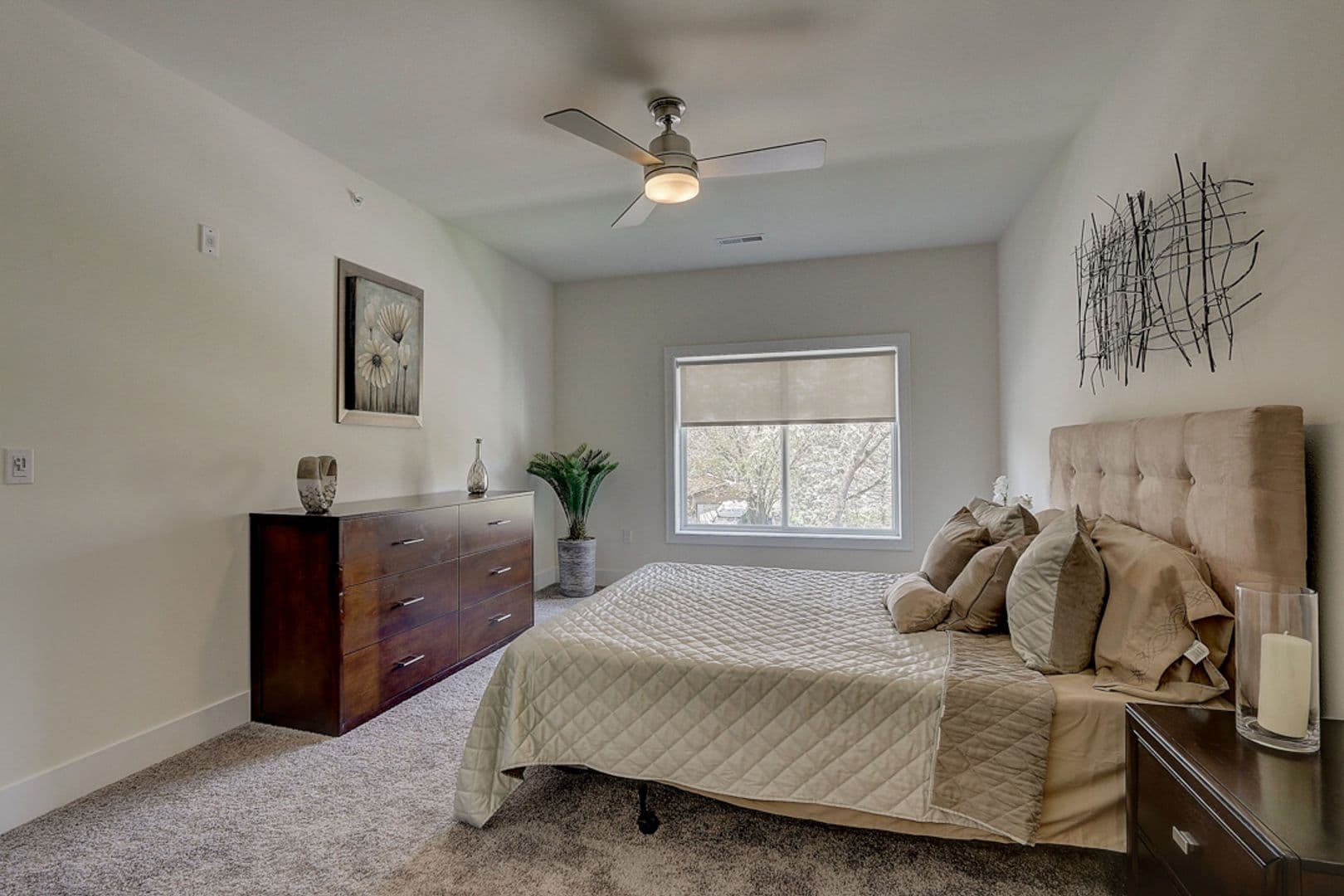 2 Bed/2.5 Bath Apartment 21 of 23