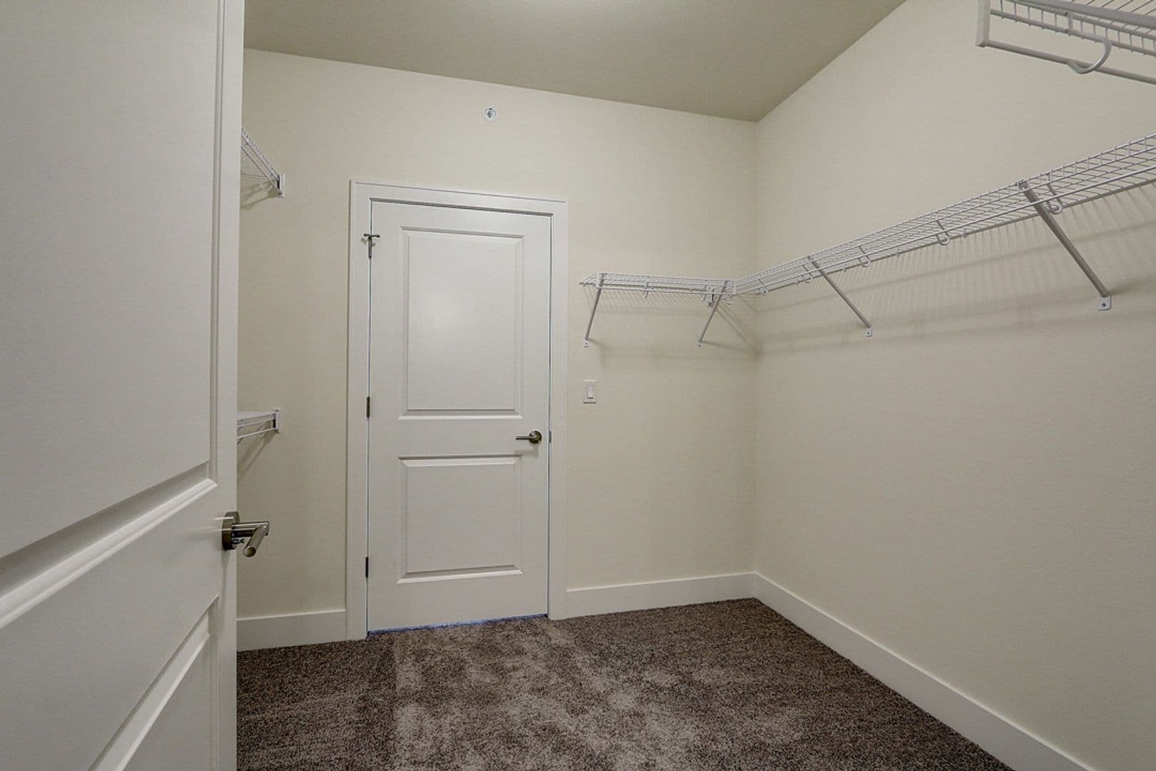 2 Bed/2.5 Bath Apartment 19 of 23