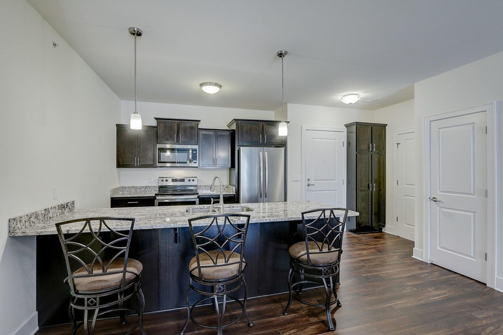 2 Bed/2.5 Bath Apartment 12 of 23