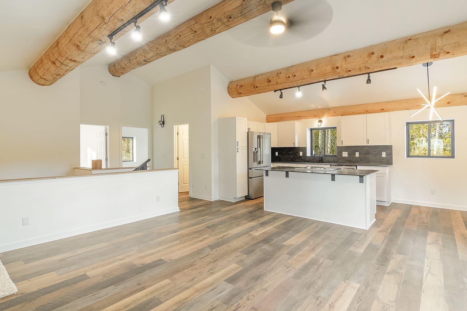148 N. Aspen St 1 of 8