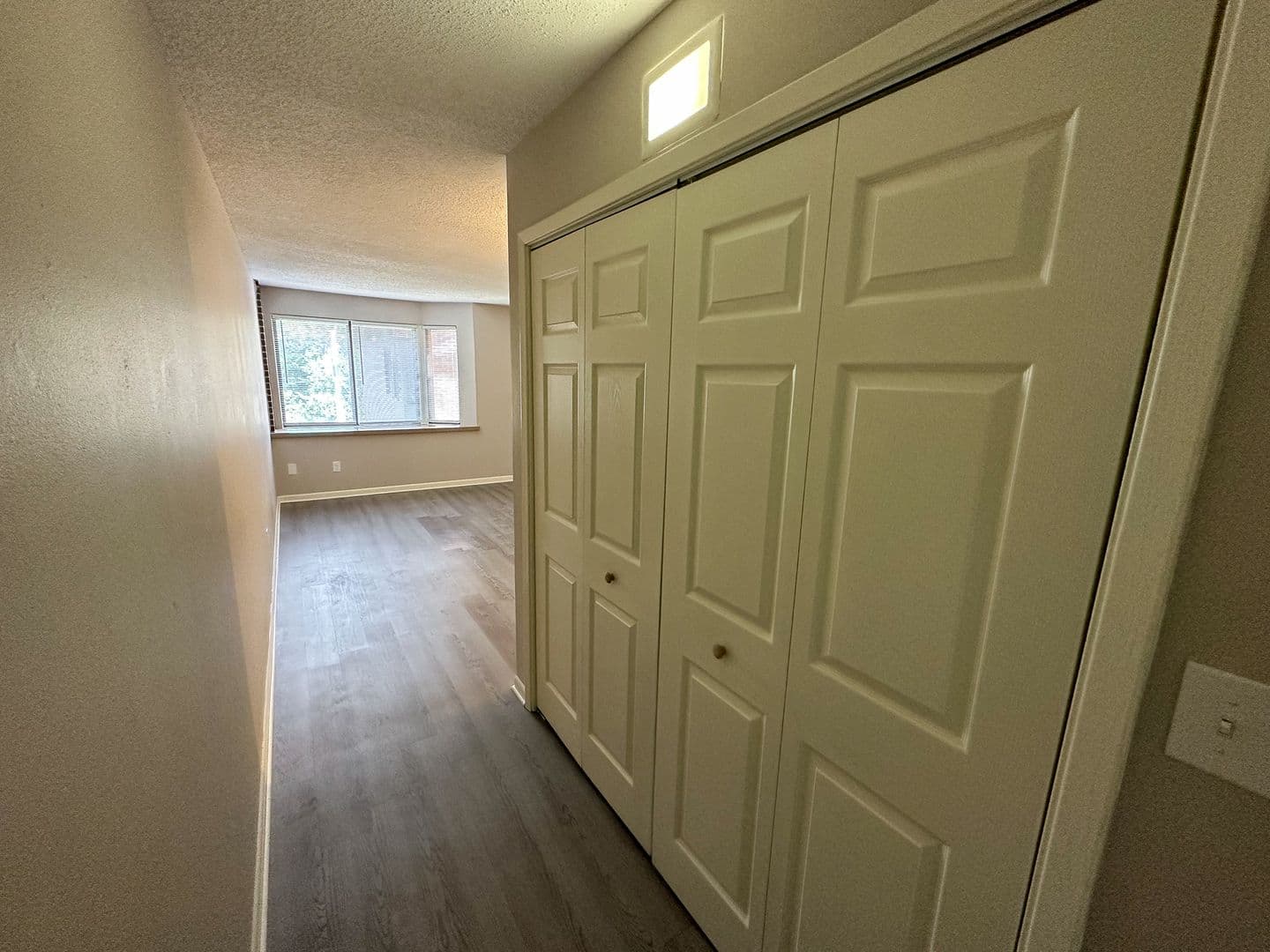 246 N Hyland Ave 2 of 15