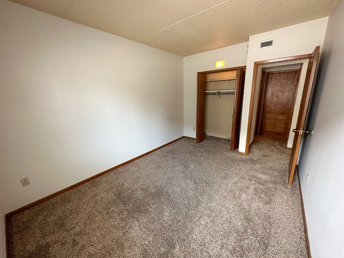 246 N Hyland Ave 5 of 21
