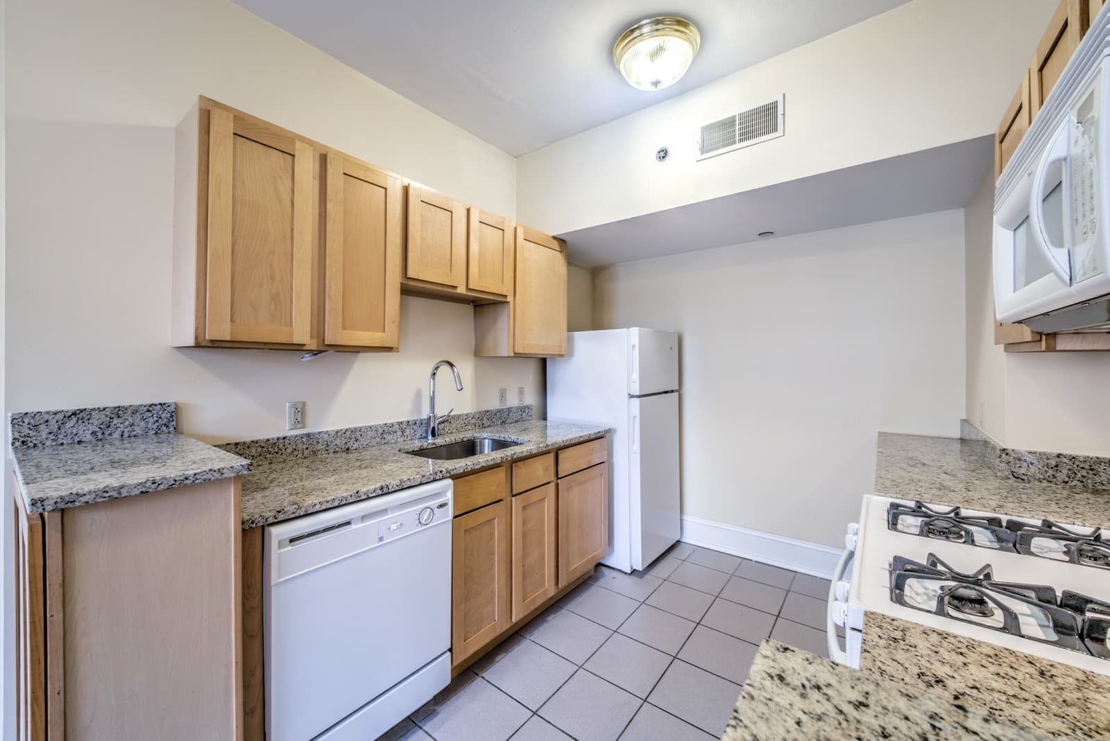 4616 Lindell Blvd. (Carleton Apt) 2 of 16
