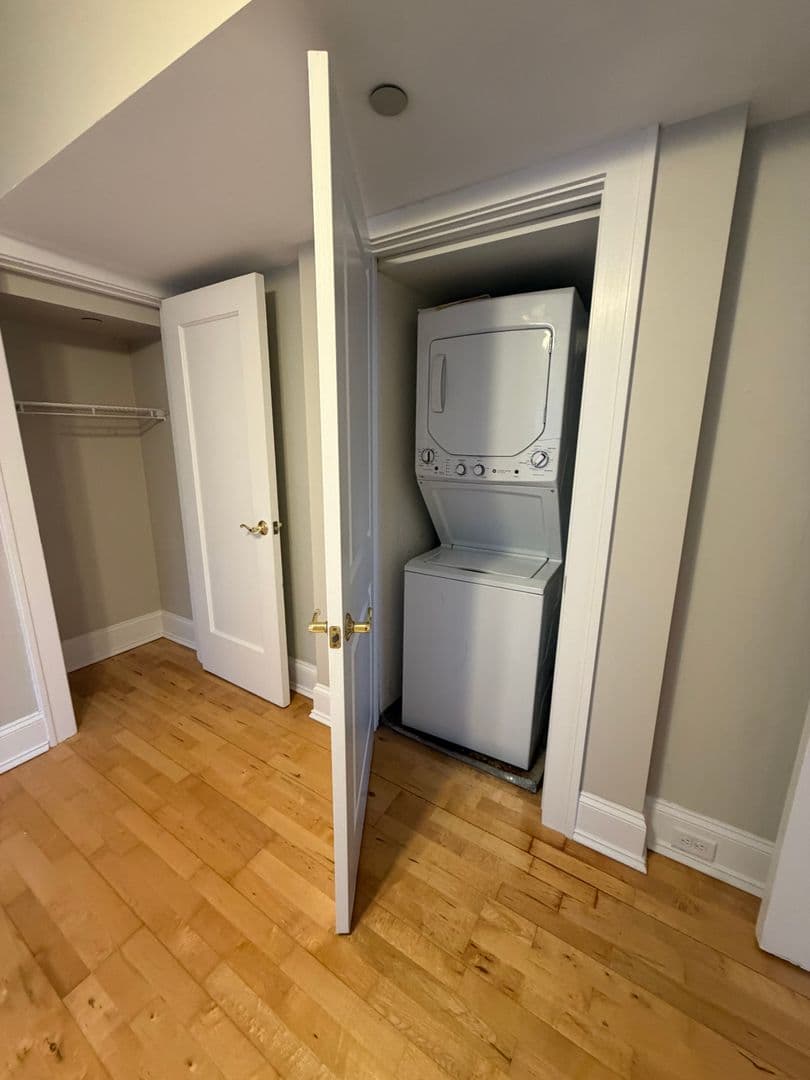 4616 Lindell Blvd. (Carleton Apt) 14 of 16