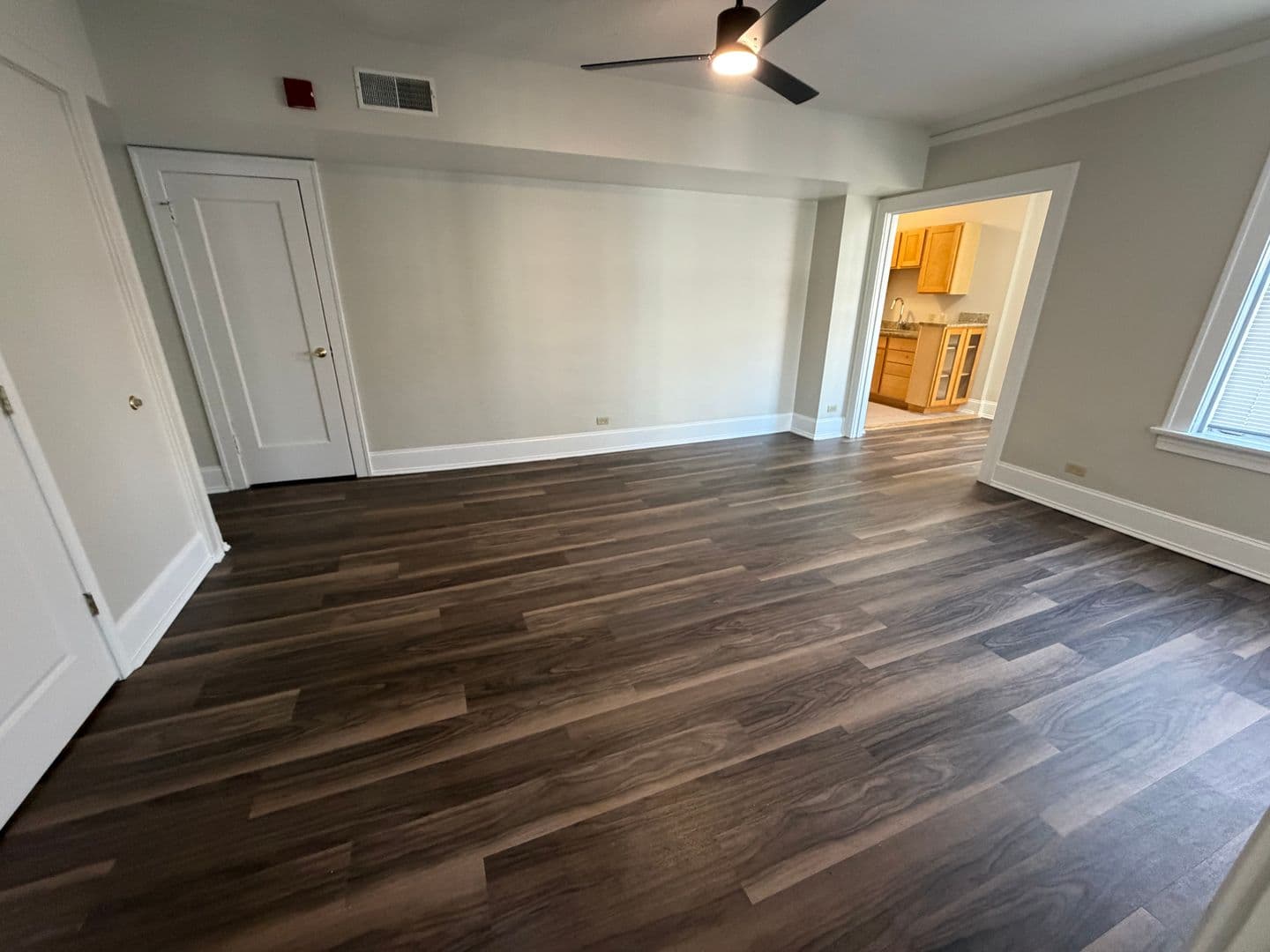 4616 Lindell Blvd. (Carleton Apt) 6 of 17