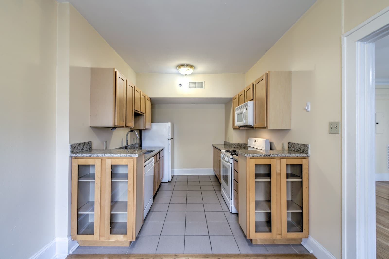 4616 Lindell Blvd. (Carleton Apt) 3 of 16